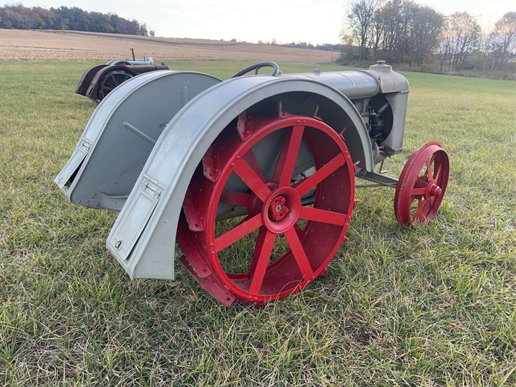 brand-new-never-used-1925-fordson-tractor-image-5