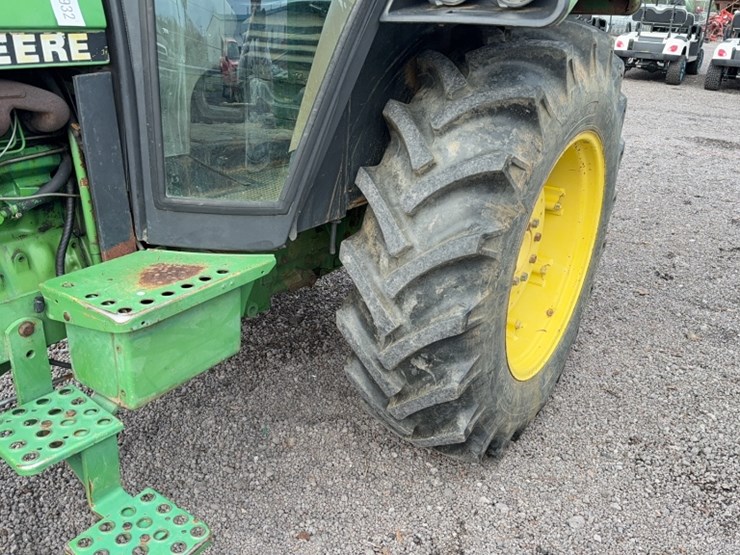 john-deere-2355-image-15