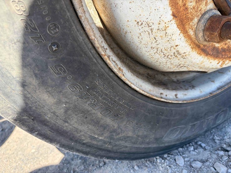 2003-chevrolet-c4500-stake-body-dump-image-7