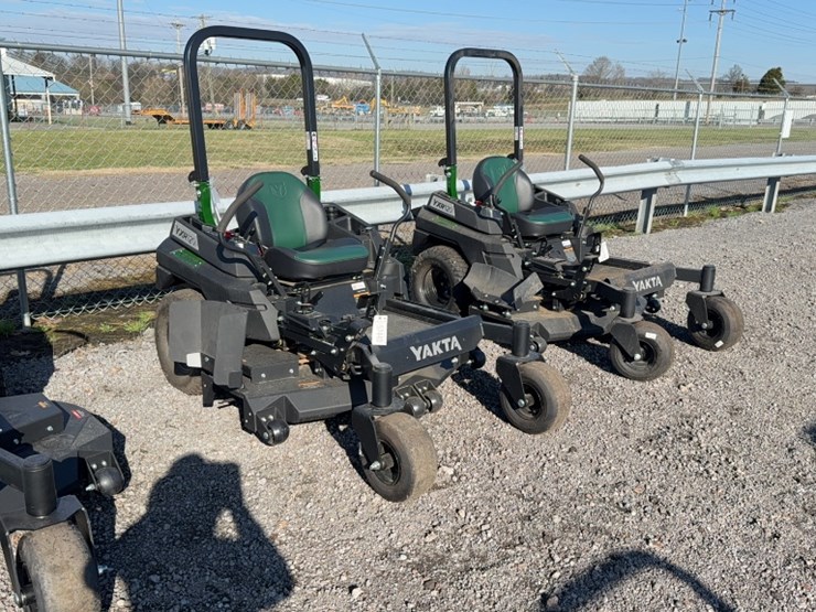 #4049-•-yakta-yxr-120-zero-turn-mower-image-3