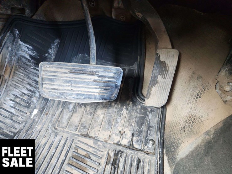 2013-chevrolet-silverado-1500-image-24