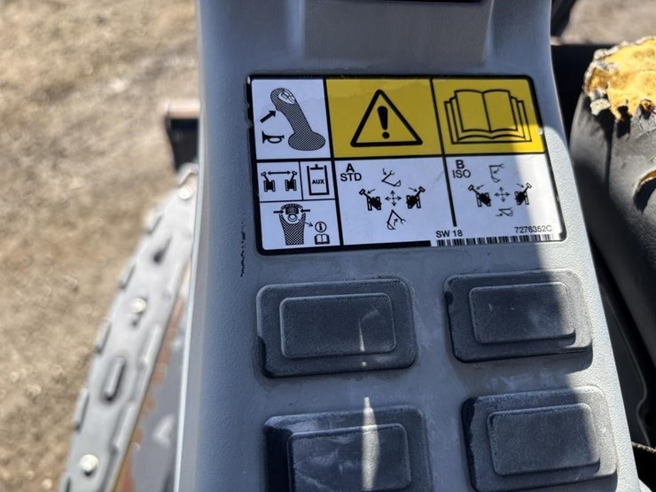 2020-bobcat-e26-image-28