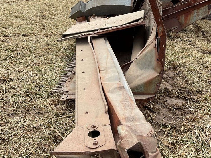 gleaner-fordson-mounted-combine-image-37