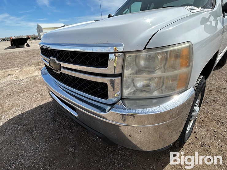 2011-chevrolet-silverado-2500-lt-image-11