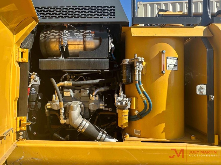 2021-deere-200-lc-image-9