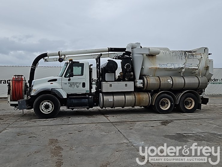 2004-international-7400-image-3