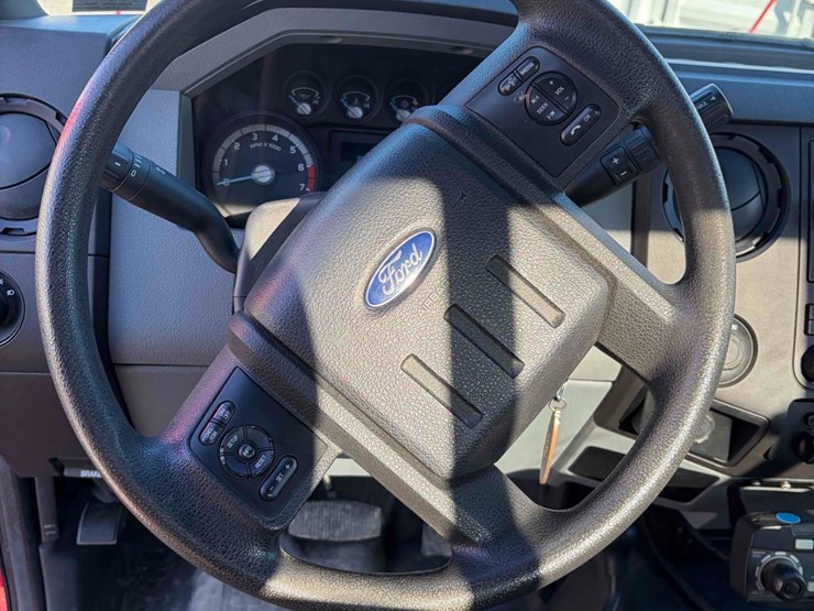 2016-ford-f350-image-17