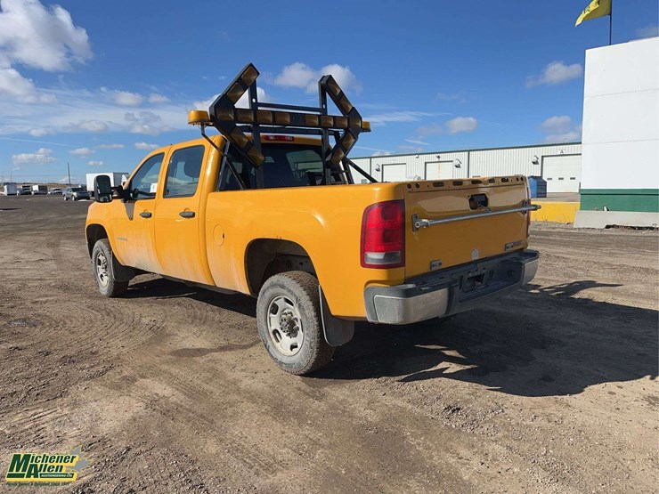 2011-gmc-sierra-2500hd-image-3