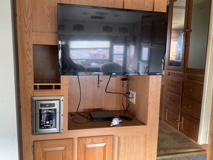 #3002-•-2006-rockwood-28'-5th-wheel-camper-image-24