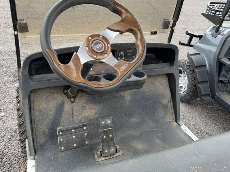 #3093-•-ez-go-4-seater-electric-golf-cart-image-12