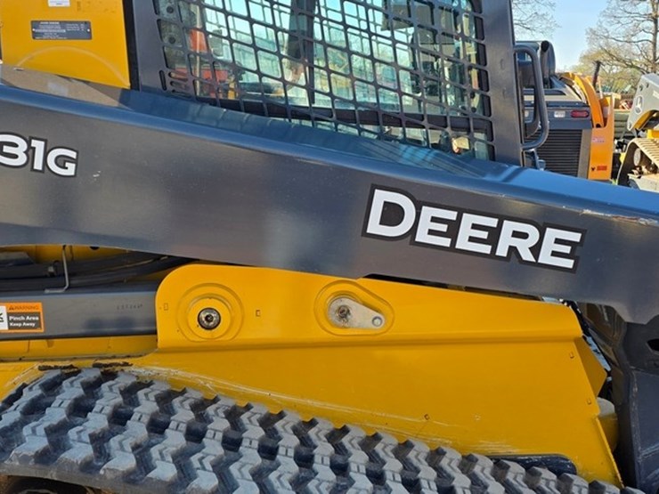 2023-deere-331g-image-12