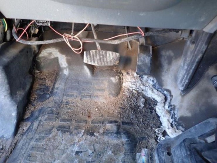 2016-ford-f650-image-15