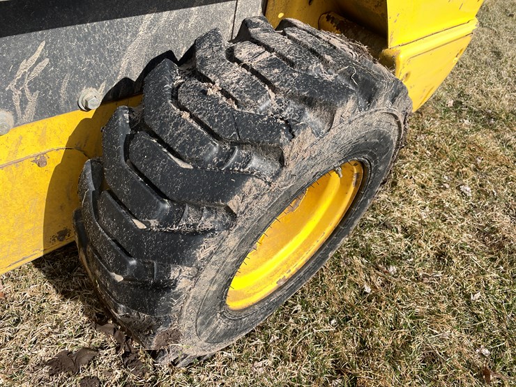 #372-•-2015-new-holland-l225-skid-steer-(scandia,-mn)-image-19