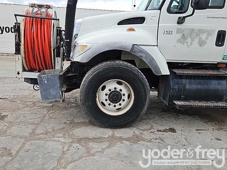 2004-international-7400-image-11