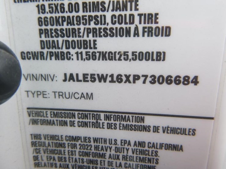 2023-isuzu-nrr-image-23