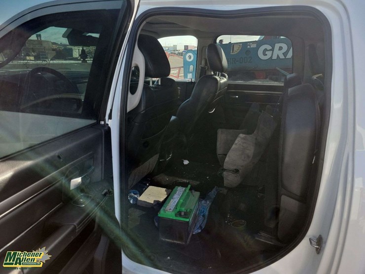 2013-dodge-1500-image-22