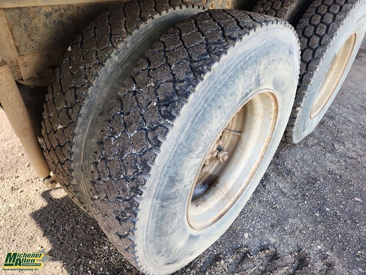 1998-mack-ch613-image-13