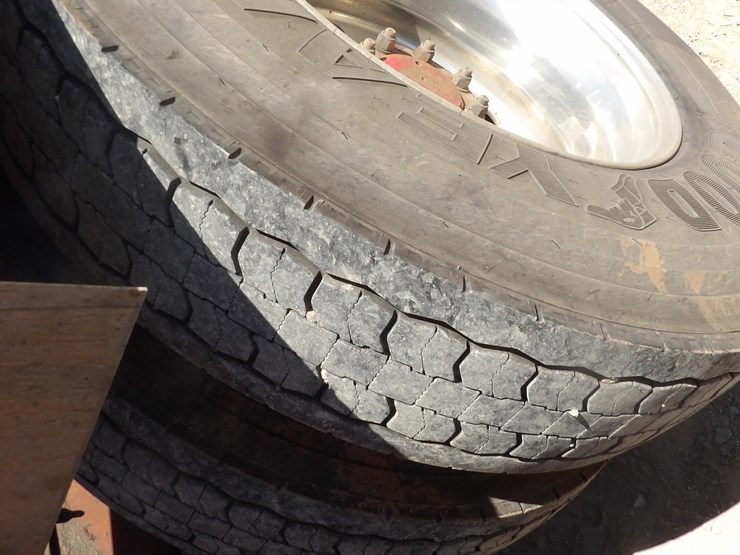 2008-peterbilt-389-image-23