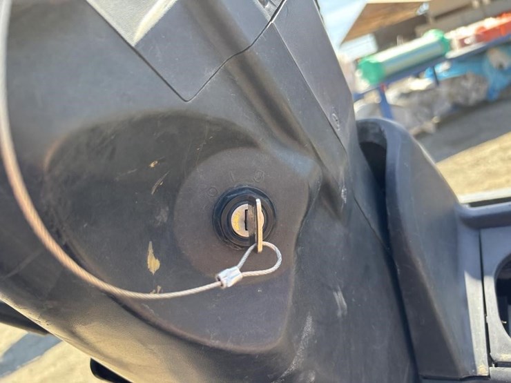 2011-nissan-mcp1f2a25lv-image-23