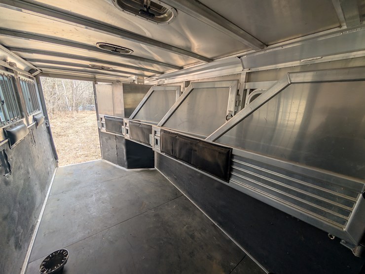 #282-•-2015-featherlite-29'-aluminum-gooseneck-horse-trailer-(wi-title)-(ridgeland,-wi)-image-34