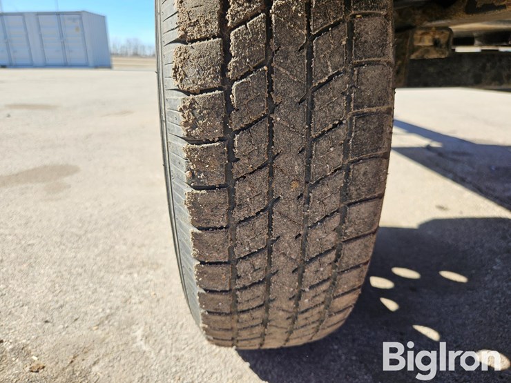 2022-massey-ferguson-730-image-16