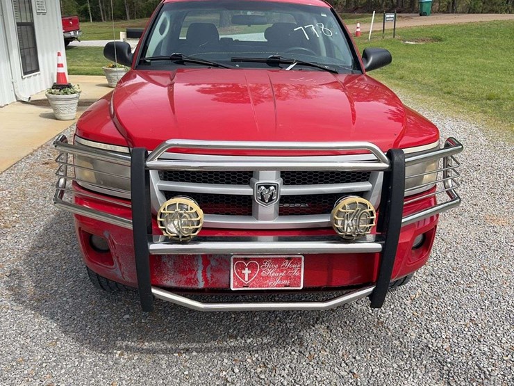 2011-dodge-dakota-image-9