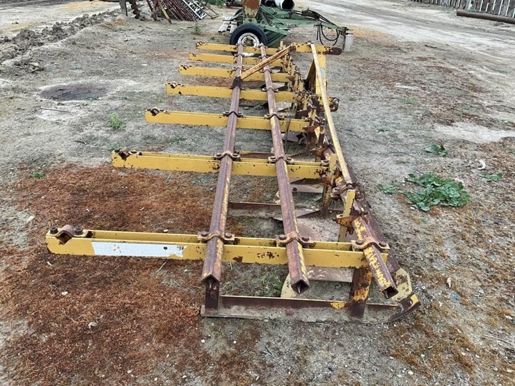 marvin-3-pt-6-row-30"-bed-shaper-image-7