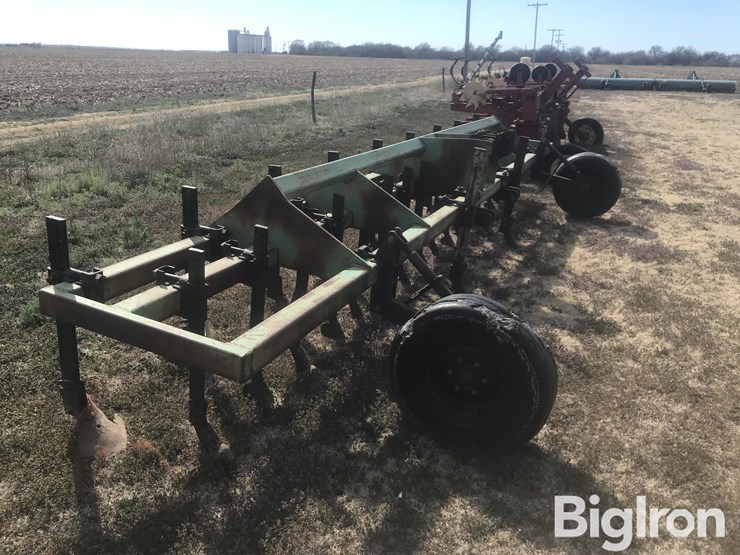 bigham-brothers-s-389-7-row-3-bar-cultivator-image-3