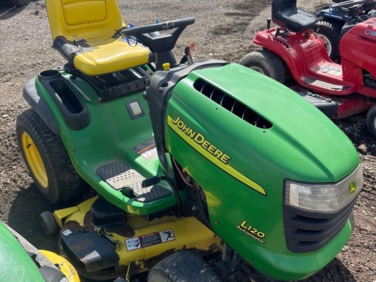 john-deere-l120-image-2