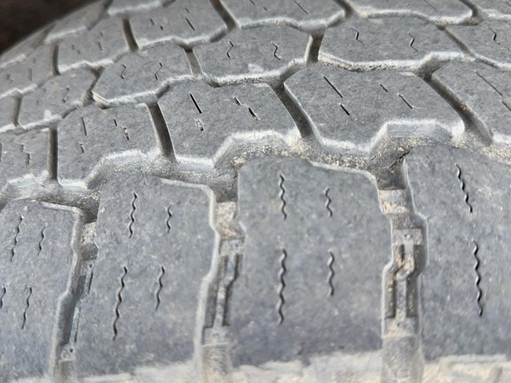 2015-chevrolet-silverado-1500-image-17