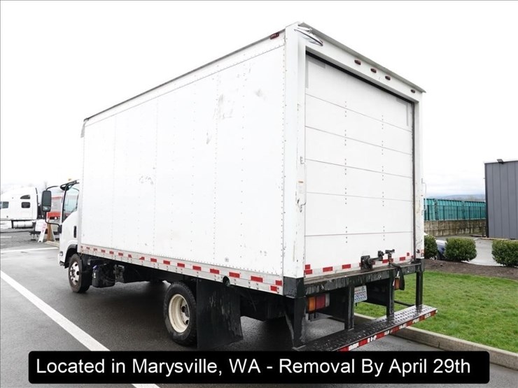 2016-isuzu-nqr-image-13