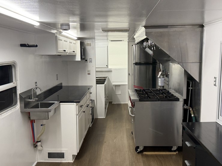 #3004-•-2003-40'-gooseneck-concession-trailer-image-15