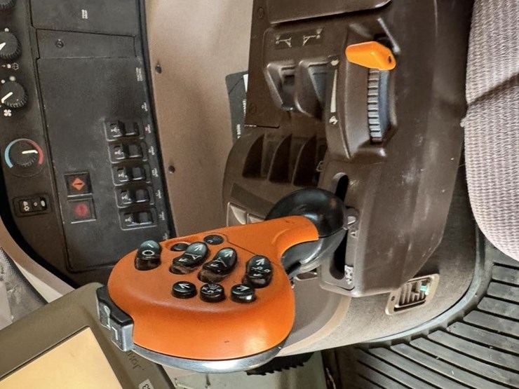 2005-john-deere-4720-image-51