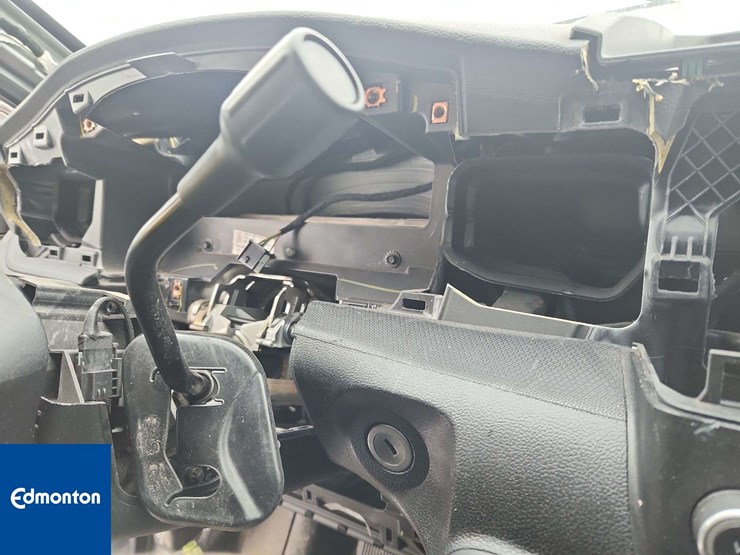 2020-ford-explorer-image-22