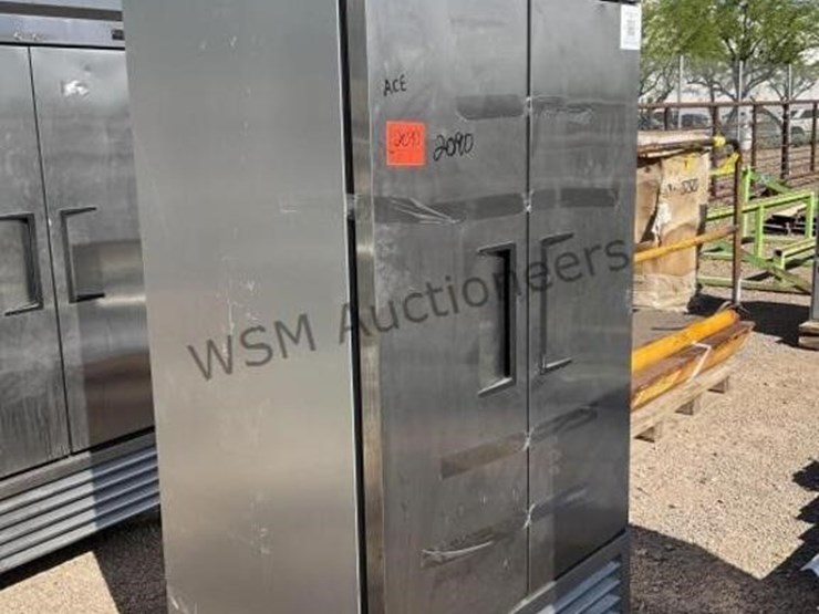 true-commercial-refrigerator-image-4