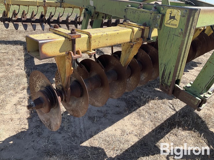 john-deere-340-image-14