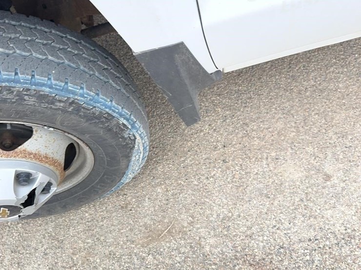 2019-chevrolet-3500-image-15