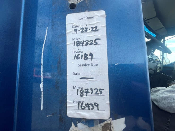 #242-•-2000-sterling-truck-tractor-(has-mn-title)-(mora,-mn)-image-55