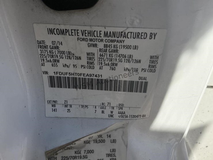 2015-ford-f550-image-24