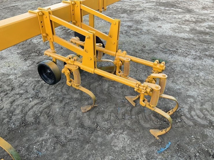 custom-3-pt-3-row-60"-cultivator-image-13