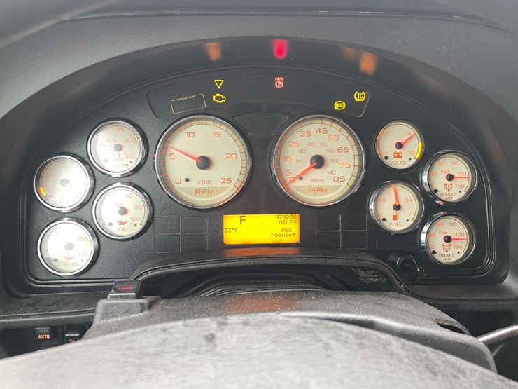 #230-•-2016-international-semi-tractor-(has-wi-title)-(denmark,-wi)-image-59