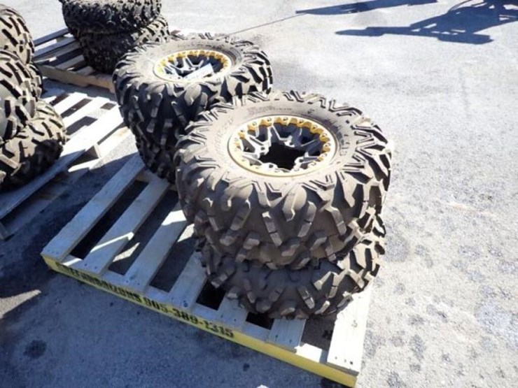 qty-of-(4)-maxxis-big-horn-2.0-side-by-side-image-2