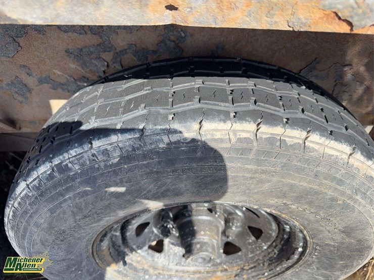 load-trail-car-trailer-image-9