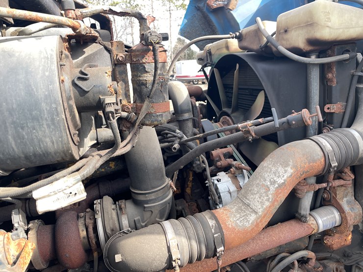 #242-•-2000-sterling-truck-tractor-(has-mn-title)-(mora,-mn)-image-23