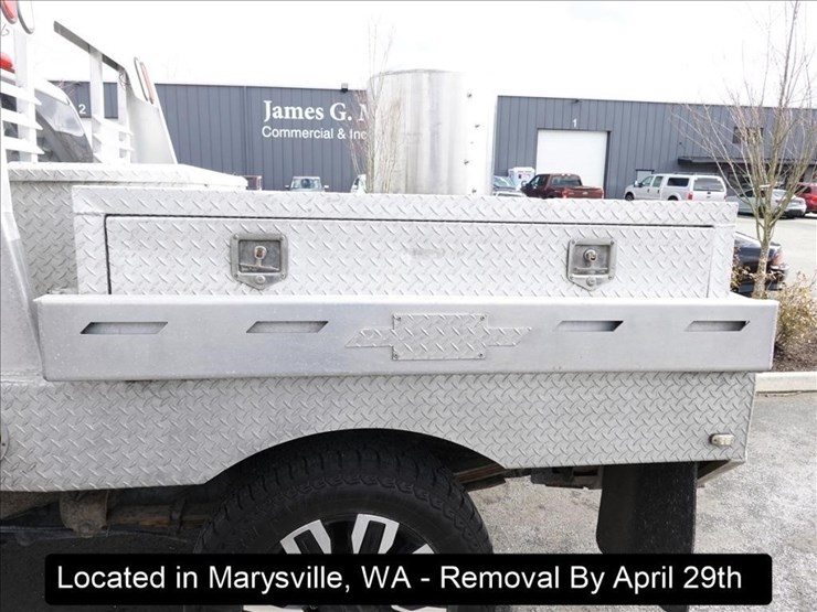 2011-chevrolet-3500-image-29