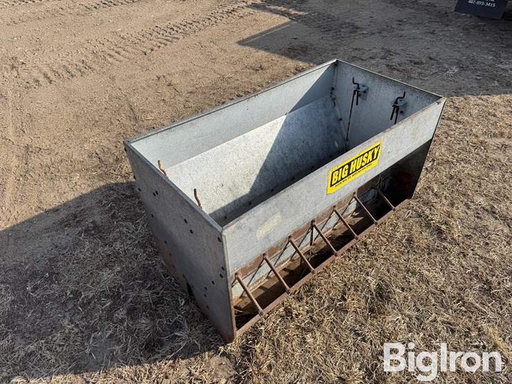 big-husky-pig-feeder-image-7