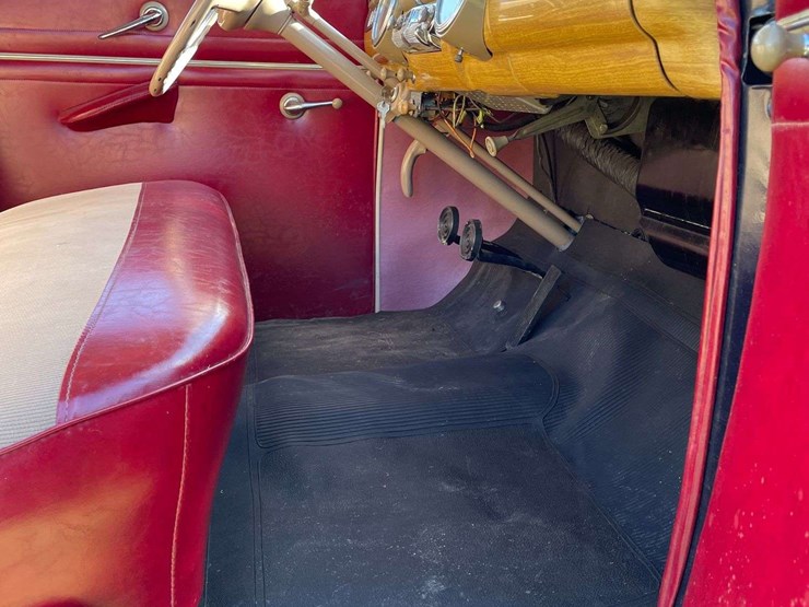 1948-ford-super-deluxe-convertible-image-76