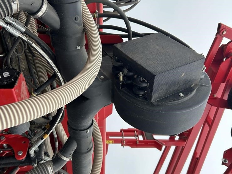 2014-white-9824-image-37