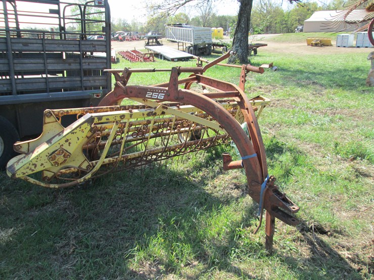 new-holland-256-image-2