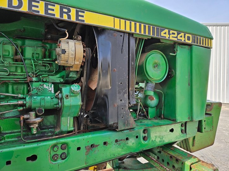 1982-john-deere-4240-image-16